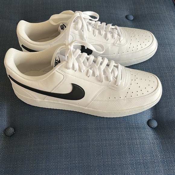 Brand new Nike Court size 12 - Picture 4 of 7